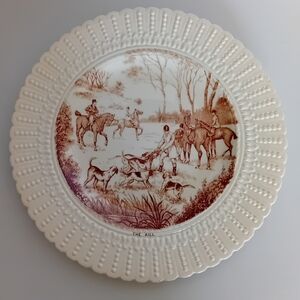 Vintage Royal Cauldron Decorative Hunting Scene Ceramic Scalloped Plate - 9.75"
